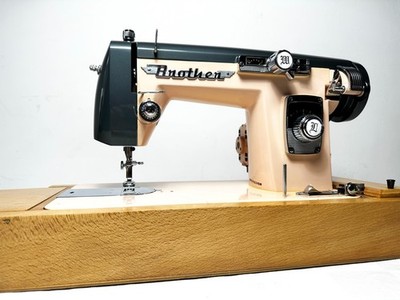 RAR Brother De Luxe Zick Zag Vintage Nähmaschine SERVICED