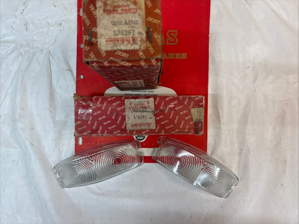 Juego de lentes intermitentes laterales/estacionamiento Lucas Triumph Herald Vitesse NOS (2) en cajas Lucas Foto 2 de 4