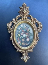 VINTAGE ANTIQUE Mini OVAL Ornate PICTURE FRAME w/Floral Arrangement -Made In USA