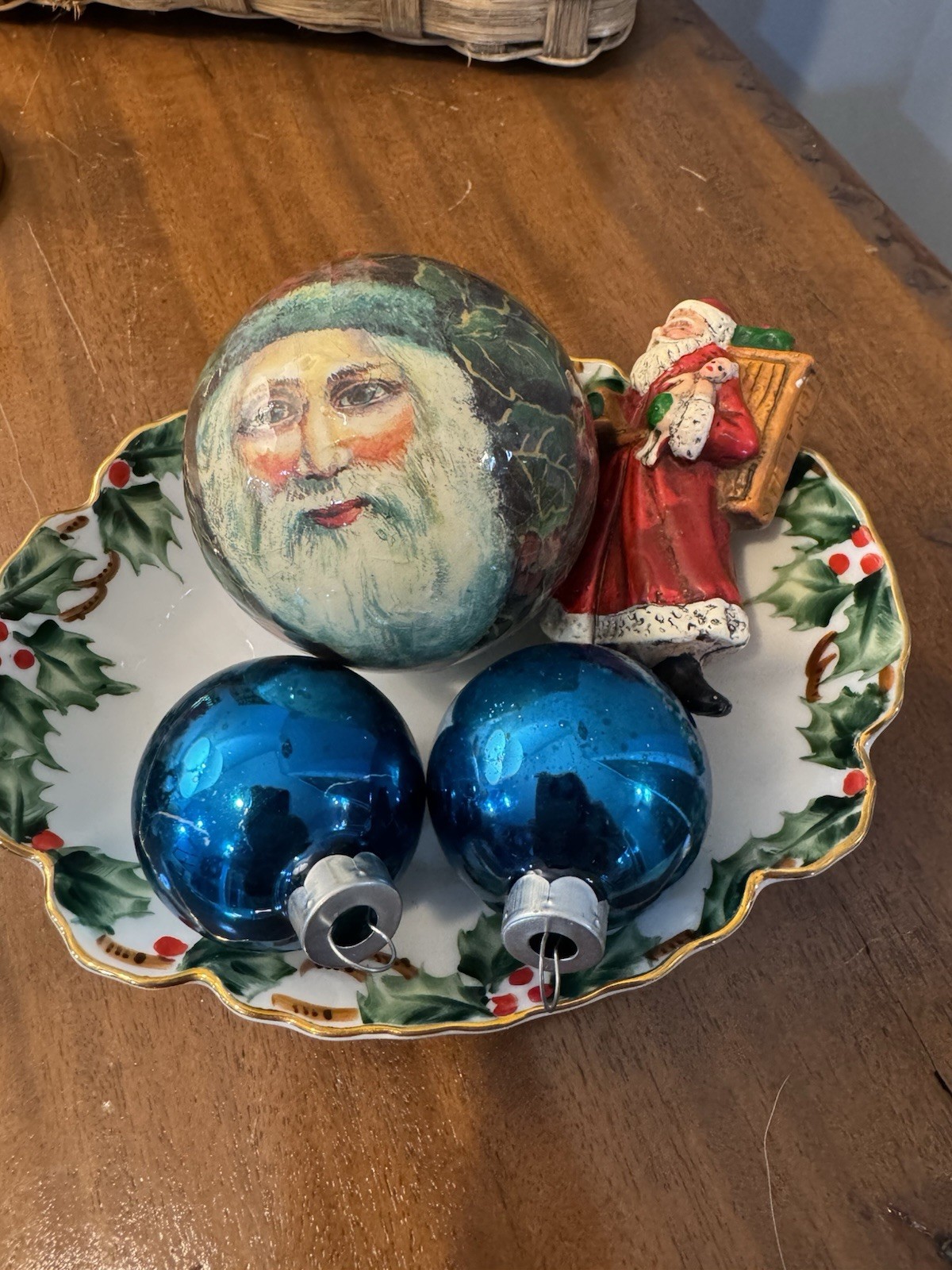 Christmas Gift Basket, Vintage Lovers Christmas Themed Gift Basket, Gold Decor