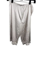 Vintage Vanity Fair Women Size Medium Shorts Slip Neutral 100 Nylon Lace