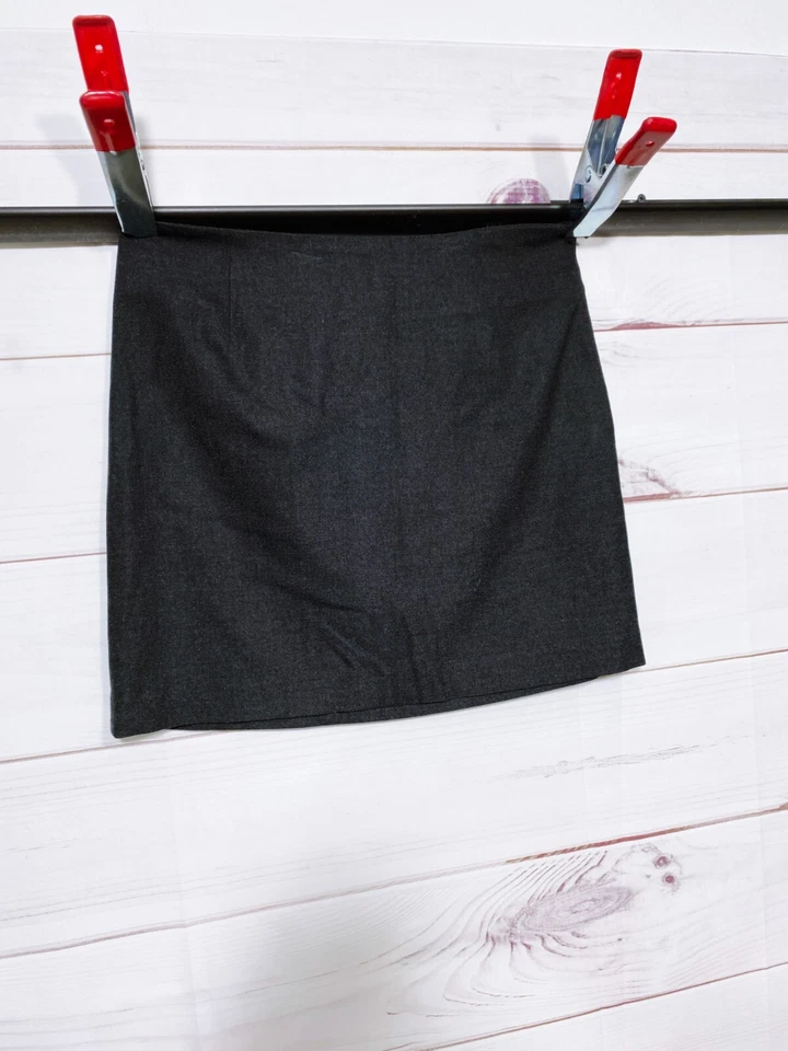 Saia Feminina Bisou Bisou Michele Bohbot Tamanho 8 Cinza Preta Forrada Zíper Lateral - Imagem 2 de 4