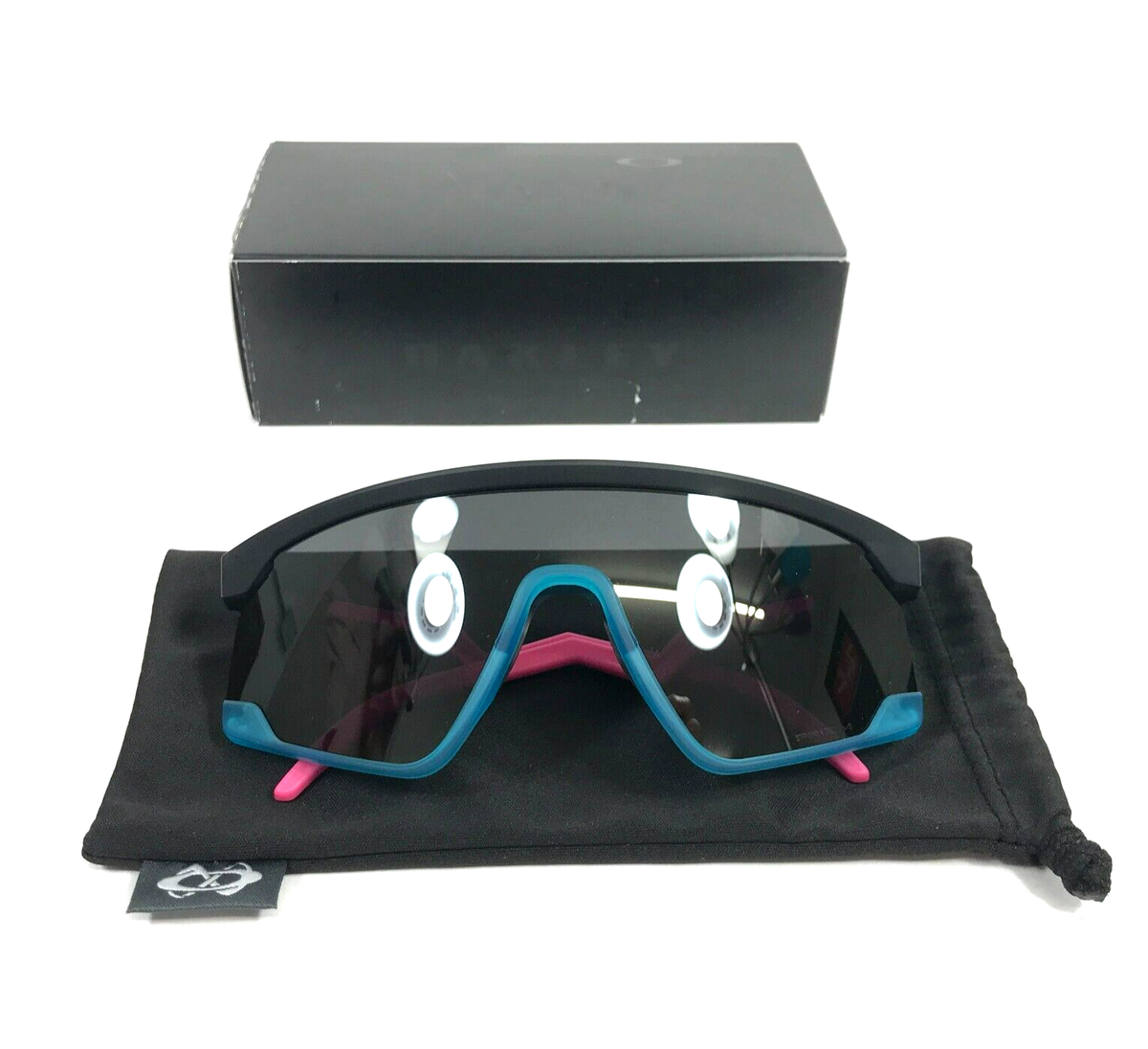 Oakley Sunglasses BTXR OO9280-0539 Matte Black Blue Pink w Oakley Sunglasses BTXR OO9280-0539 Matte Black Blue Pink w