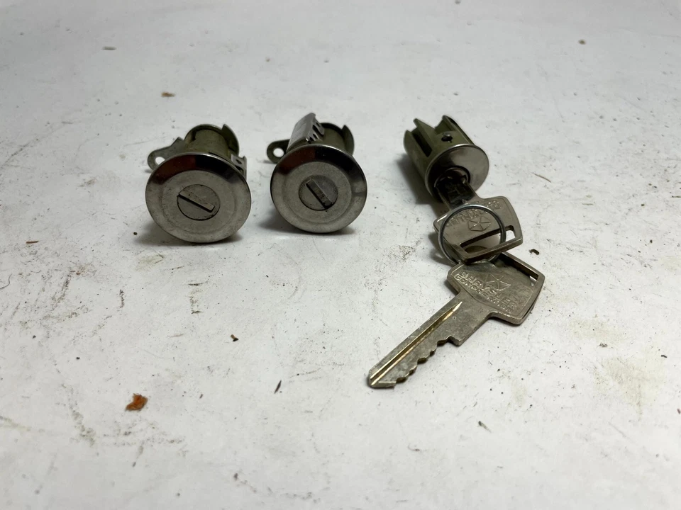 Dodge Plymouth Chrysler Newport 1967-1968 llaves de encendido y cerradura de puerta NOS 2583961 Foto 3 de 4