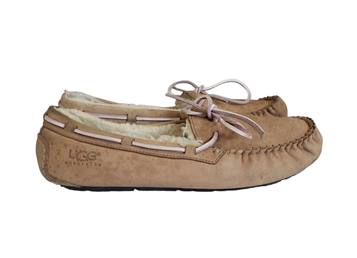 UGG Dakota light brown tan leather moccasins slippers women's size