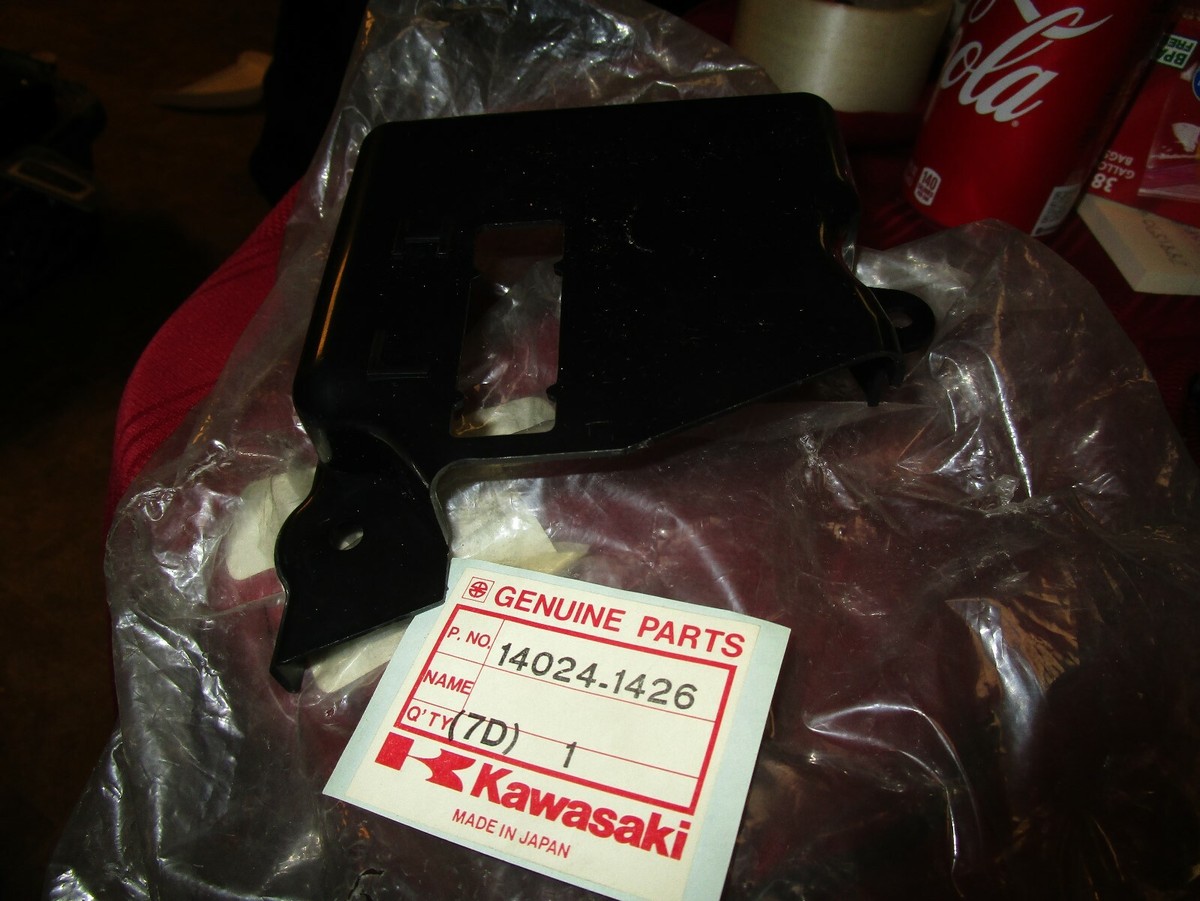 Kawasaki ZX reservoir cover new 14024-1426 | eBay Kawasaki ZX reservoir cover new 14024-1426 | eBay