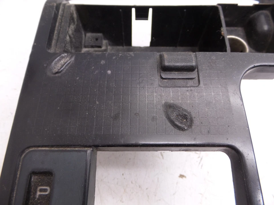 Placa de bisel de cambio central automática Firebird Trans Am 85-92 automática 10095203 GM Foto 4 de 4