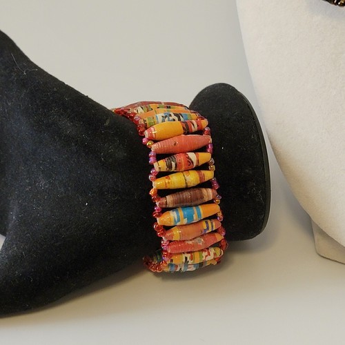 VINTAGE PAPER BEAD JEWELRY 2 NECKLACES & 2 STRETCH BRACELETS - Picture 2 of 7