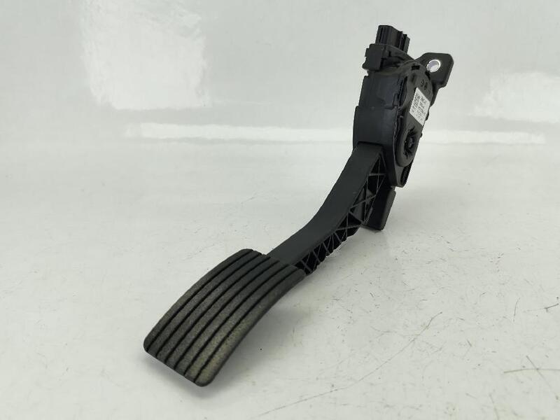 6PV31208301 185795 accelerator pedal for MITSUBISHI L200