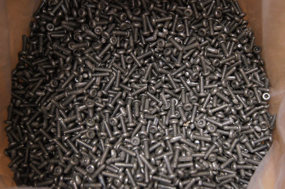 Tornillos de cabeza panorámica GM T-15 Torx M3,5 X 1,27 X 13 8 piezas nuevos OEM 16503553 Foto 3 de 4