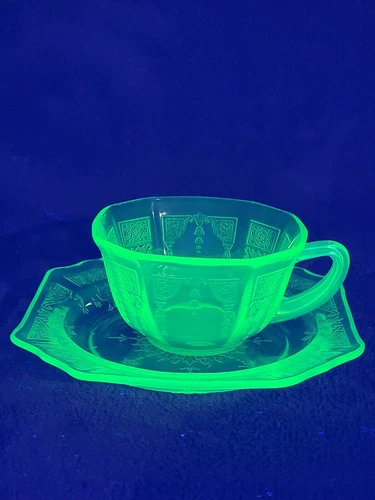 VINTAGE ANCHOR HOCKING PRINCESS GREEN TEA CUP & SAUCER DEPRESSION URANIUM GLASS 