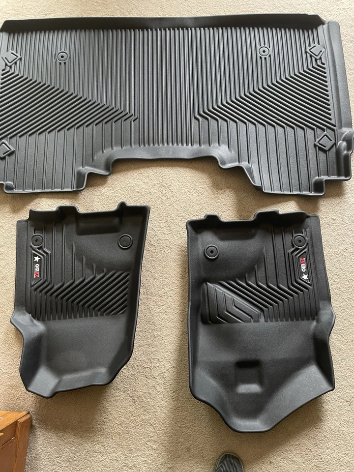 Alfombrillas personalizadas Dodge Ram V 1500 Limited 2019-2023 doble cabina para todo tipo de clima Texan Foto 2 de 4