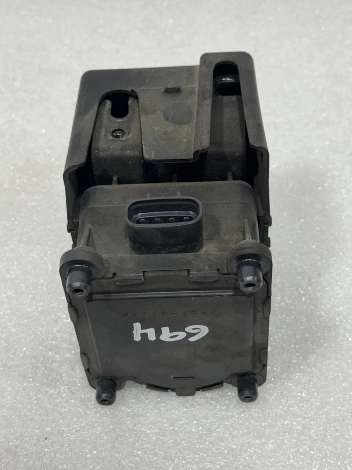 1998 1999 2000 2001 2002 2003 TOYOTA SIENNA CRUISE CONTROL ACTUATOR 88002-08010 - Image 3 of 4