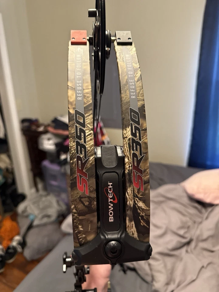 Bowtech Sr 350 MossyOak Country Camo. Right Handed 70 Pound Draw Weight. - Image 4 of 4