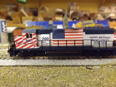 N-Scale Custom Painted MKT GP-40 200 BI CENTENNIAL
