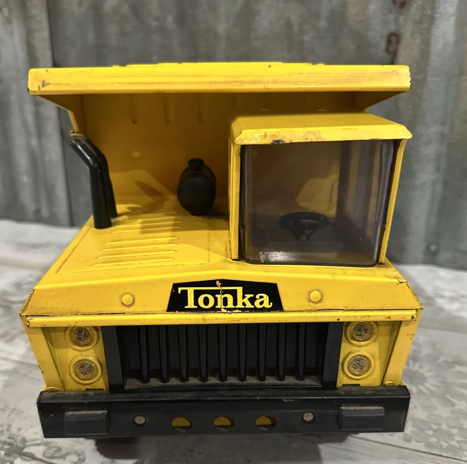Vintage 1960's Mighty TONKA Black Label YELLOW DUMP TRUCK No.2900, EX+ - Image 2 of 4