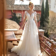 Elegant Lace Appliques Wedding Dress Long Sleeves V-Neck Backless Bride Gowns