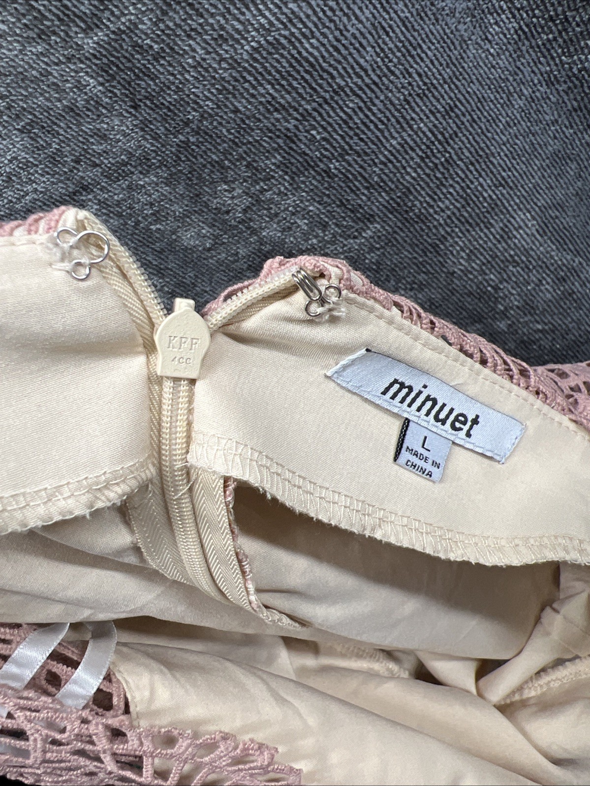 Minuet Special Occasion Dress Woman’s Size Large Pink Crotchet Lined