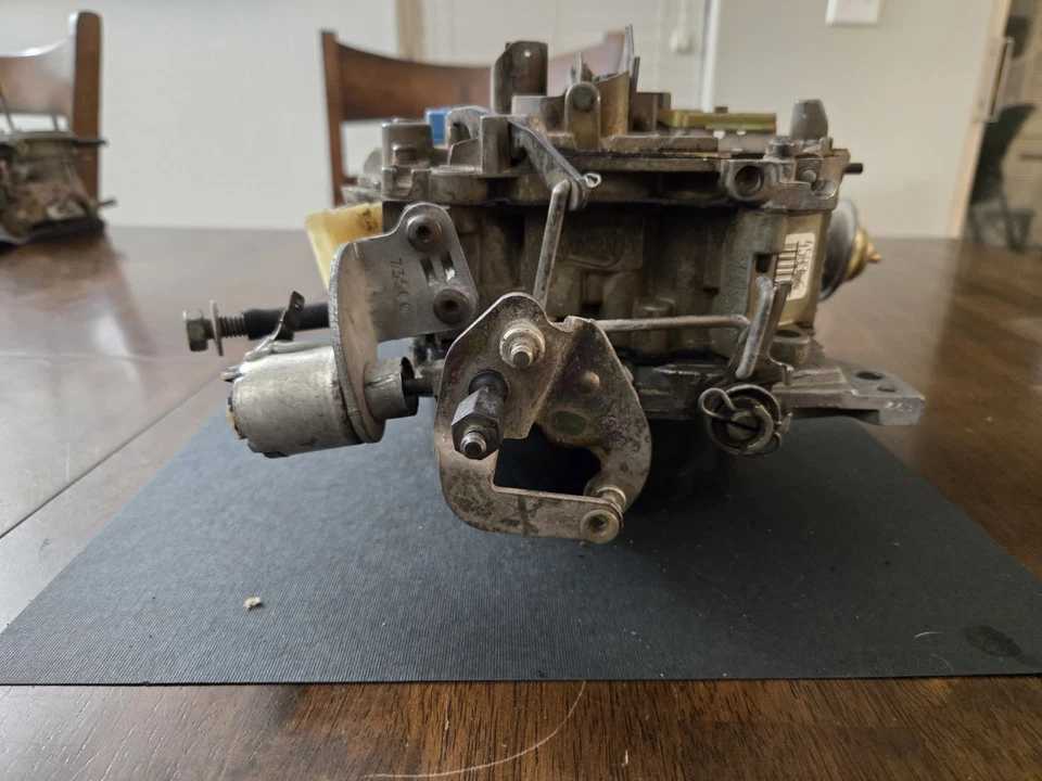 Carburador Rochester Quadrajet 4 barriles Chevy Chevrolet Cadillac GMC Buick Foto 3 de 4