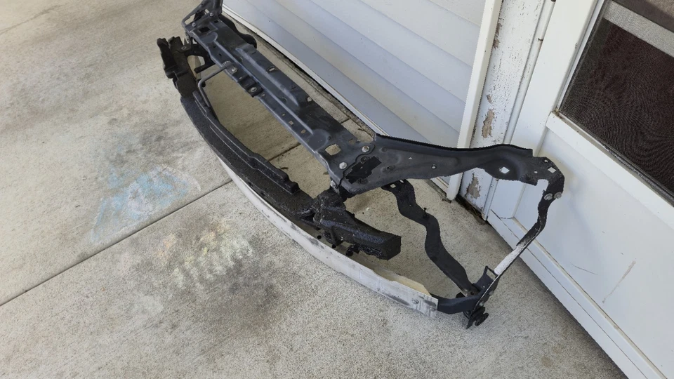 12-14 Conjunto de refuerzo soporte radiador superior mercedes c250, c300, c350  Foto 4 de 4