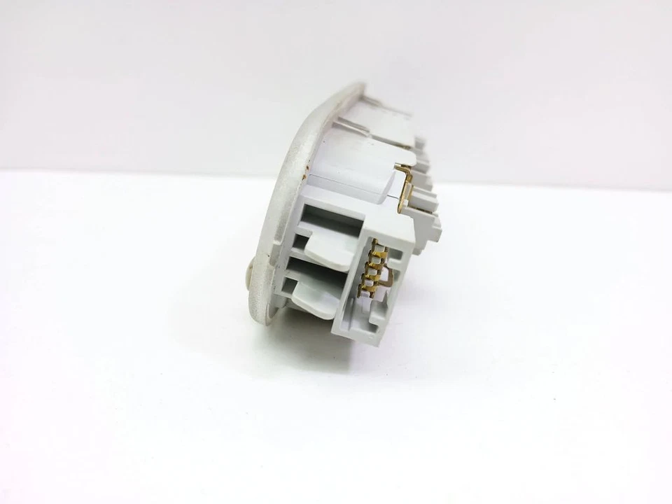 Renault Scenic II - Grand Scenic II 2003 Rear Lighting 8200073234 UST116133 - Image 2 of 4