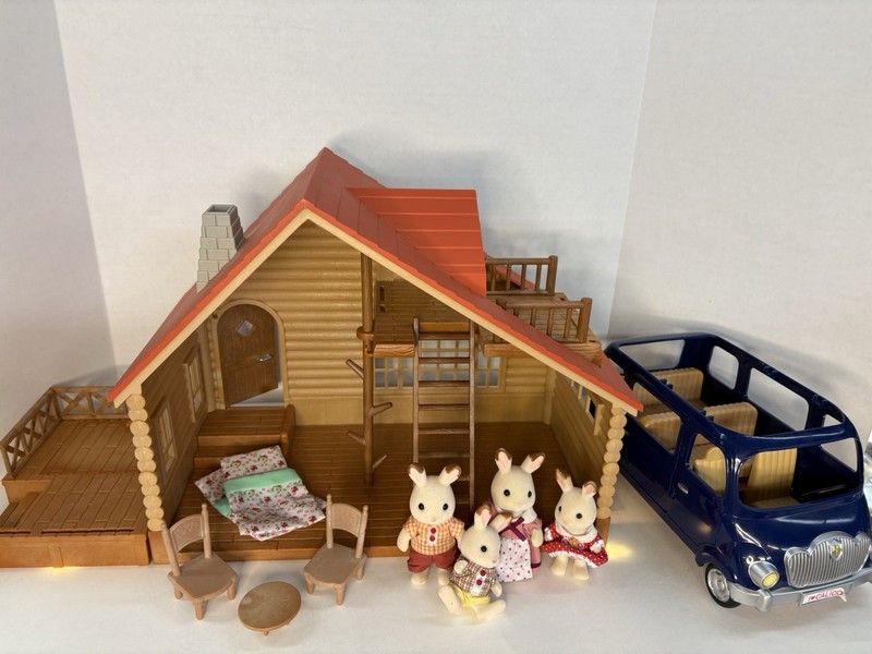Sylvanian Family EPOCH Log Cabin With Van Furniture & Bunny Family
