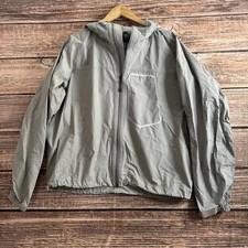 FLAW- Simms Fishing Jacket Men’s Large Gray Full Zip Hood Windbreaker Relax READ