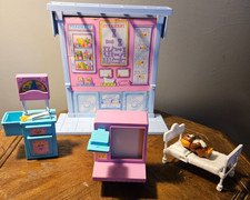 Vintage 1993 Kenner Littlest Pet Shop Care Center Vet Hospital