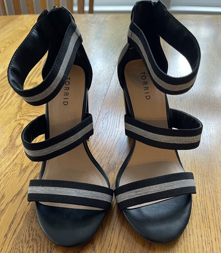 Torrid Black Silver Strappy Heels Women’s Size 8 Chunky Block Open Toed Formal