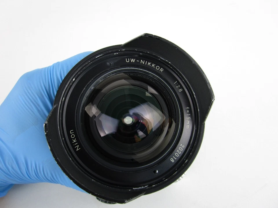 Lente gran angular ojo de pez Nikon UW Nikkor 15 mm f/2,8 con visor Nikonos 15 Foto 3 de 4