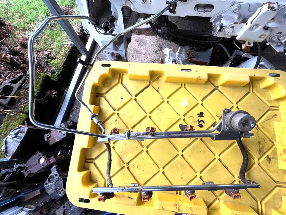 86-93 Ford Mustang 5.0 302 riel de combustible superior + línea dura inferior + 8 inyectores de 19 libras Foto 3 de 4