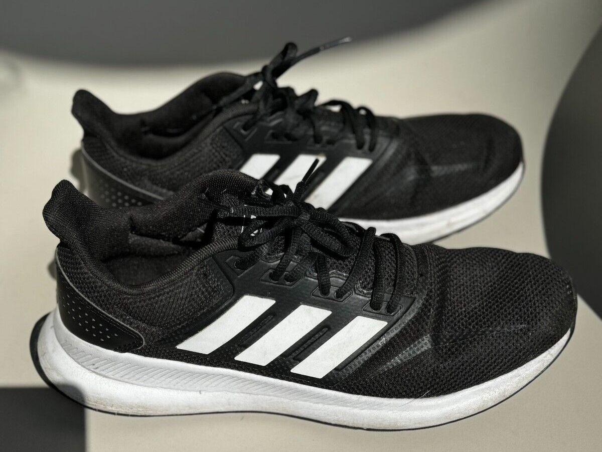 Size Adidas Runfalcon Core Black with box