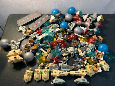 Vintage SpaceLink Capsela Play-Jour figurines mini figs blue yellow space link