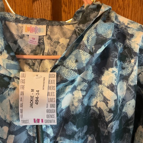 NEW RELEASE LuLaRoe Jackie Jacket Size Medium M Watercolor Blue Nwt Zip Up Hood - Picture 2 of 2