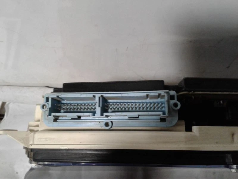 Cuadro de instrumentos velocímetro 1996 96 Oldsmobile Aurora 88 k millas 16198133 Foto 2 de 4