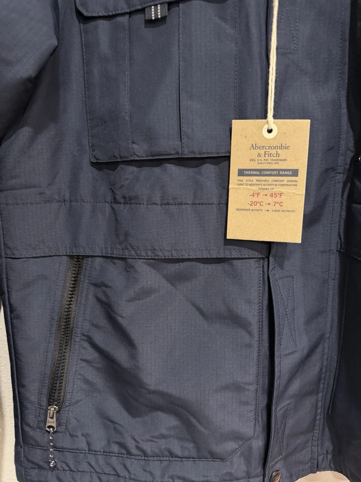 Chaqueta Abercrombie & Fitch azul marino Climate Tech nueva con etiquetas - Talla: grande aislada Foto 2 de 4