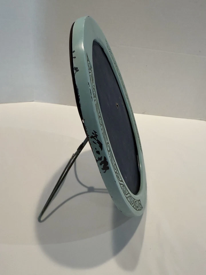 Antique Green Enamel Metal Oval Picture Frame Table Top 8.5” X 10.5” Distressed - Image 2 of 4