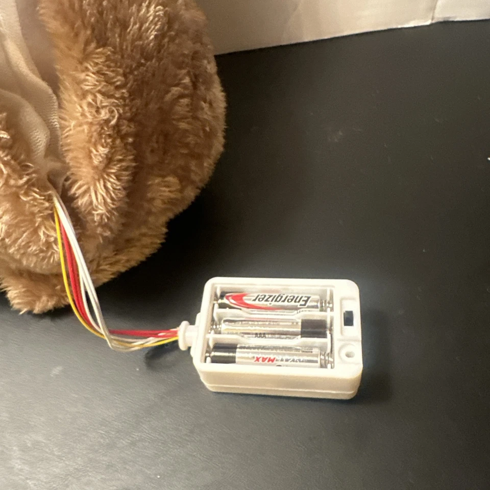 Peluche portátil Fisher-Price juguete para bebé calmar y acurrucarse nutria Foto 3 de 4