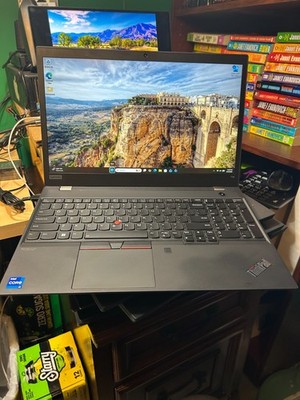 Lenovo ThinkPad T15 Gen 2 15.6'' FHD Intel i7-1165G7 16GB RAM 500GB SSD W11P