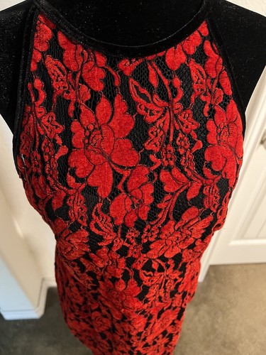 Paper Dolls Petite Velvet Lace Midi Halter Dress Red/Black Size 10 - Picture 3 of 12