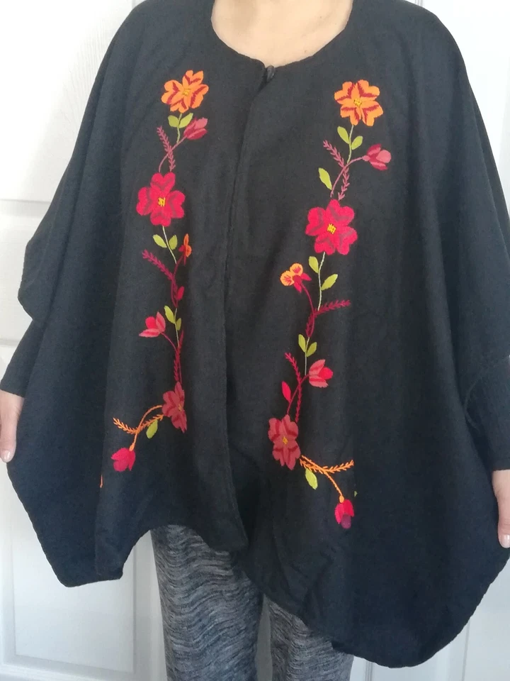 Embroidery Baby Alpaca Wool Poncho Cape Wrap Shawl Coat Handmade New All Seasons - Image 2 of 4