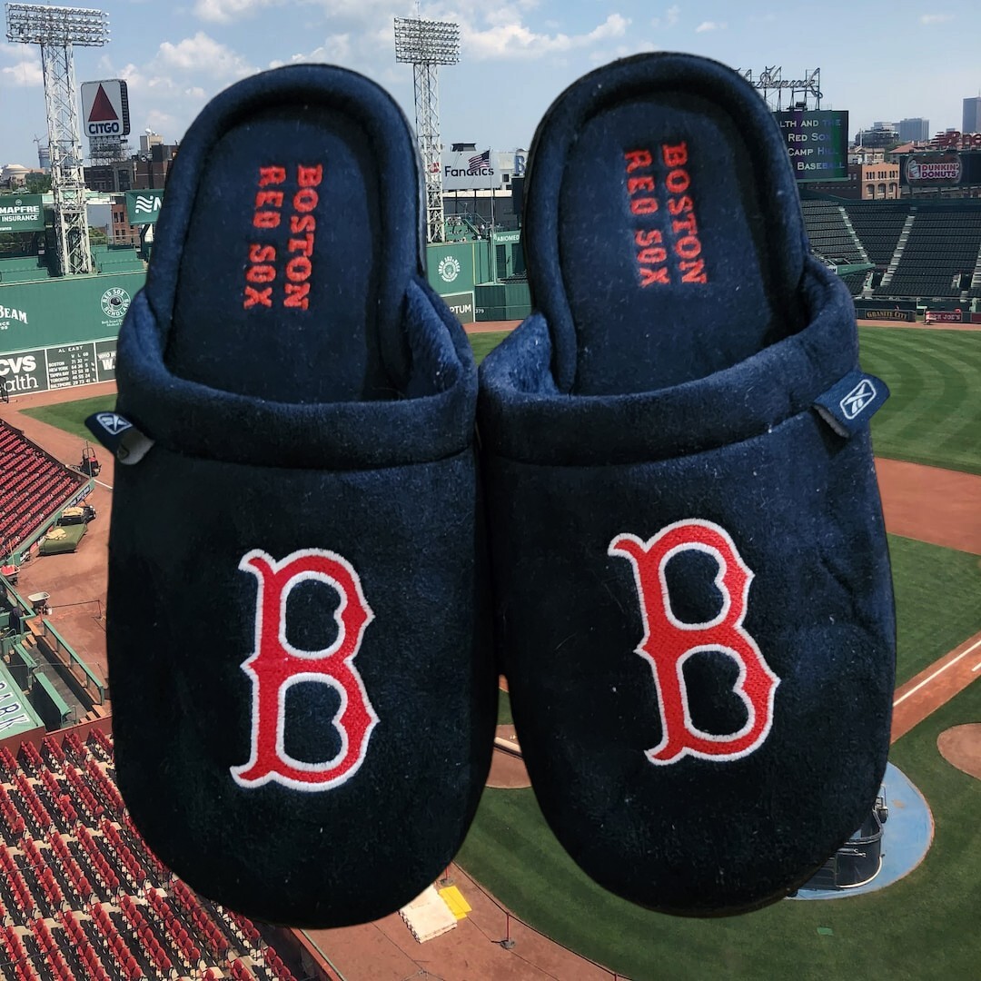 Boston Red Sox MLB Mens Slippers Size Small (7-8)
