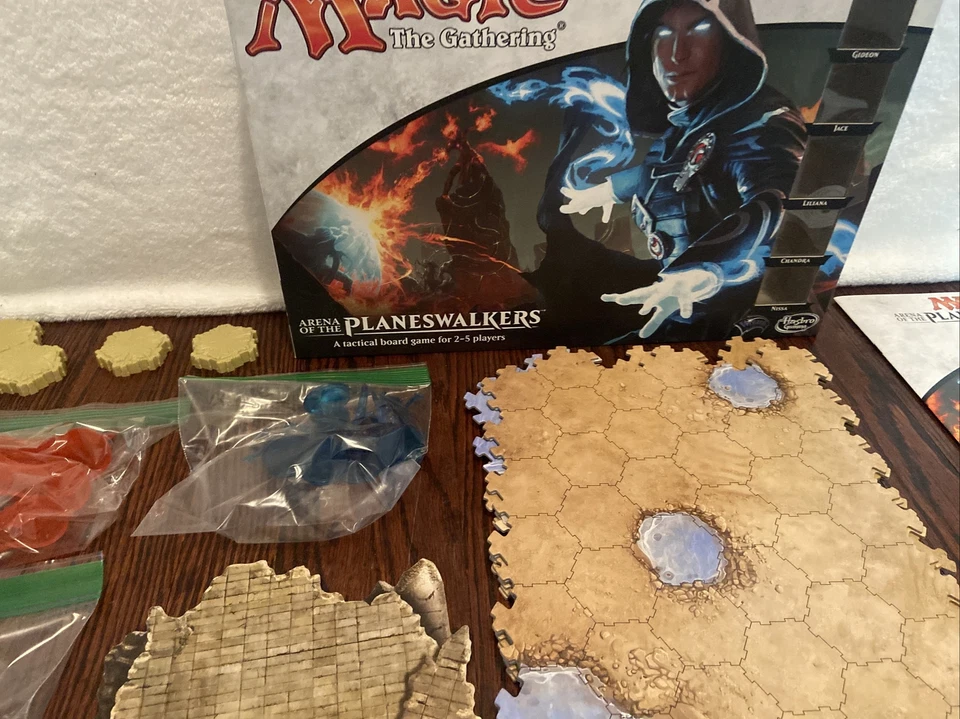 Magic The Gathering: Arena of The Planeswalkers Hasbro 2014 Missing 2 Pieces! - Image 4 of 4