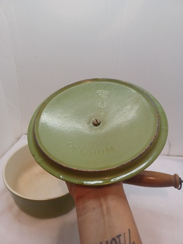 Vtg DESCOWARE 1.5 Qt SAUCEPAN W/LID & WOOD HANDLE ENAMEL CAST IRON Green Descrip - Picture 6 of 22