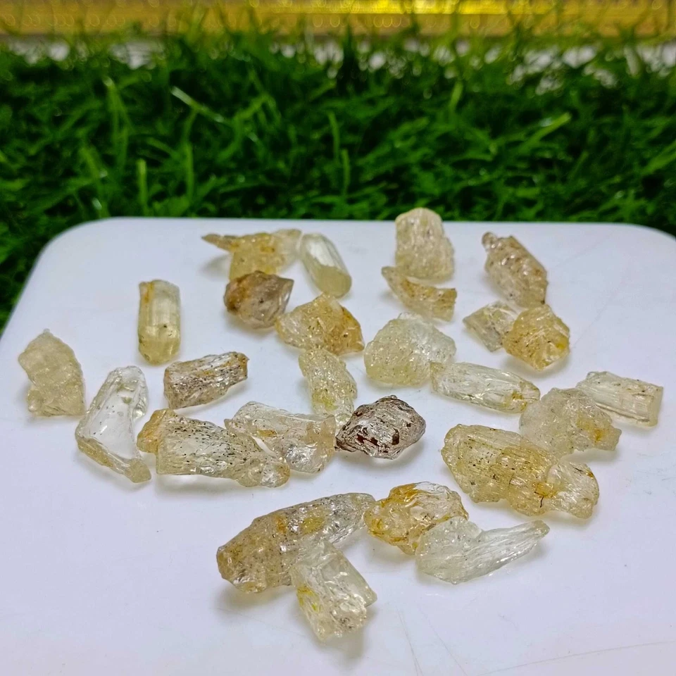 Lote de piedras preciosas naturales escapolita de 105,5 quilates amarillo claro con un total de 26 piezas Foto 2 de 4