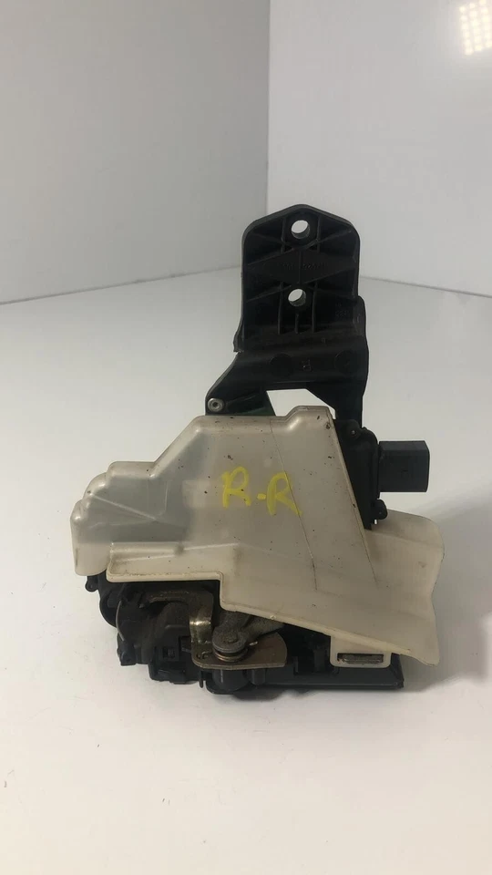 Cerradura puerta trasera derecha Volkswagen Passat O/S 2003 3B0837868 A150 Foto 2 de 4