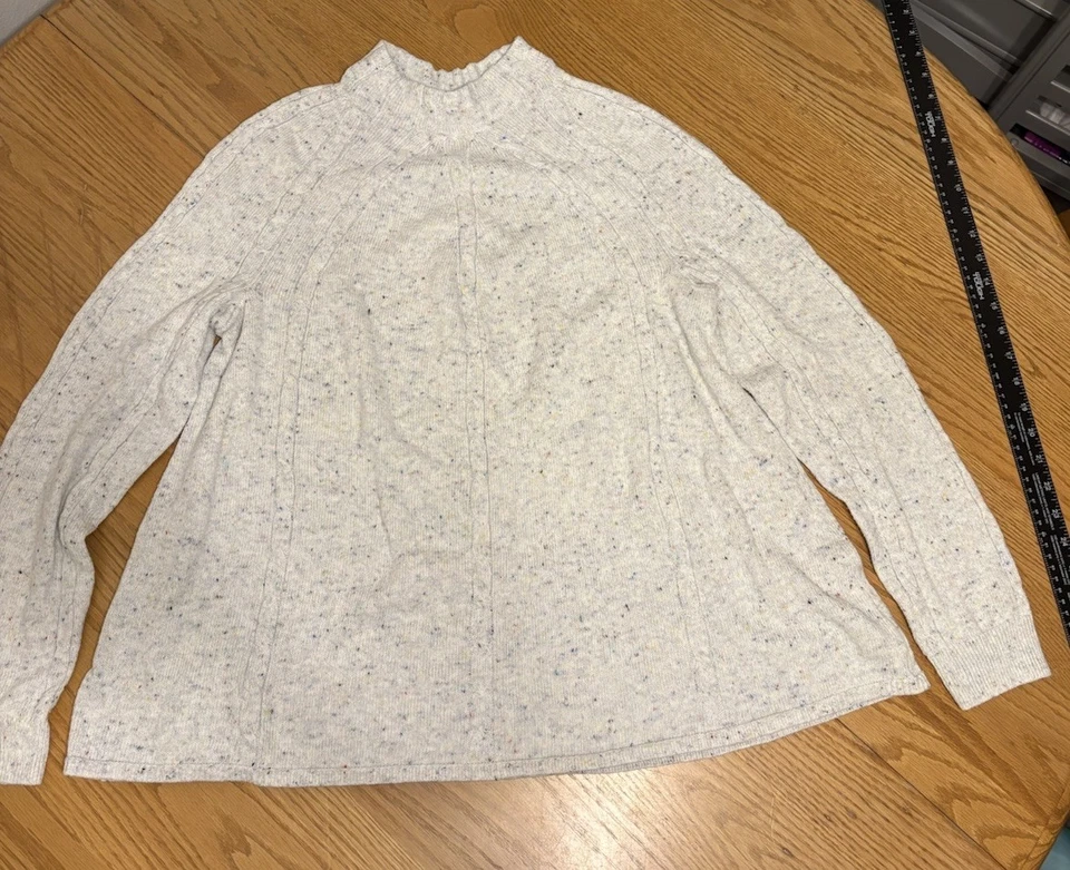 Suéter tejido Kim Rodger’s XL para mujer campana de confeti blanco cuello alto falso Foto 2 de 4