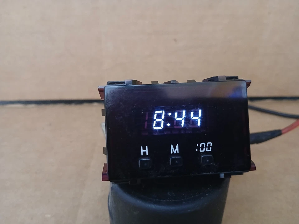 RELOJ DE TIEMPO DIGITAL TOYOTA 4RUNNER DASH 1996-2002 OEM Foto 4 de 4