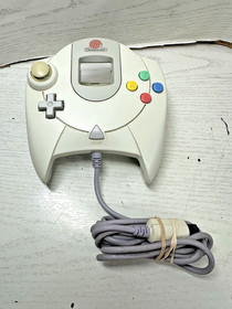 SEGA Dreamcast HKT-3020 Home Console - White and 4 Controllers. FOR PARTS.