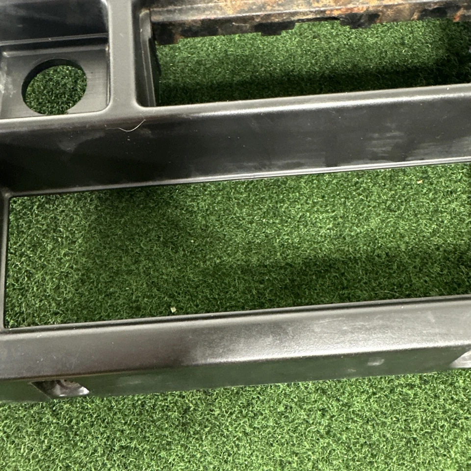 1987-1994 Nissan OEM D21 пикап Pathfinder центр радио ободок отделка 68260-01G00 - Изображение 3 из 4